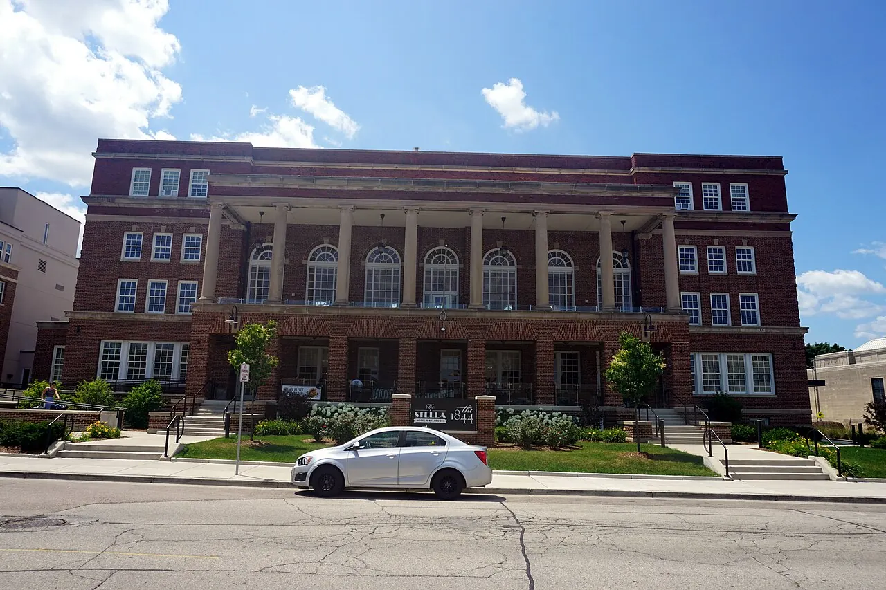 The Stella Hotel & Ballroom, Kenosha: Kenosha (The Stella Hotel & Ballroom-Kenosha Elks Club)